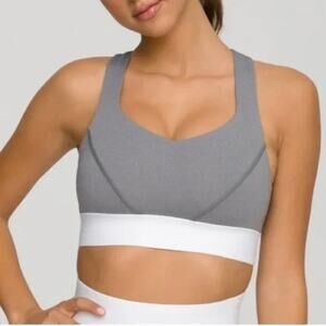 GOOD AMERICAN Core Racer Sports Bra. Heather Gray and White. Size 1‎
